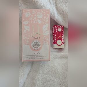 Lattafa Yara Pink concentrated perfume oil and the Lattafa Yara Candy Eau de Par
